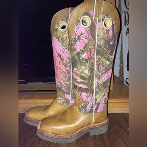 Justin’s cowboy boots